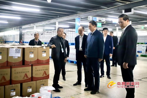 李紅軍在南昌小藍(lán)經(jīng)開(kāi)區(qū)走訪慰問(wèn)春節(jié)期間不停產(chǎn)企業(yè)